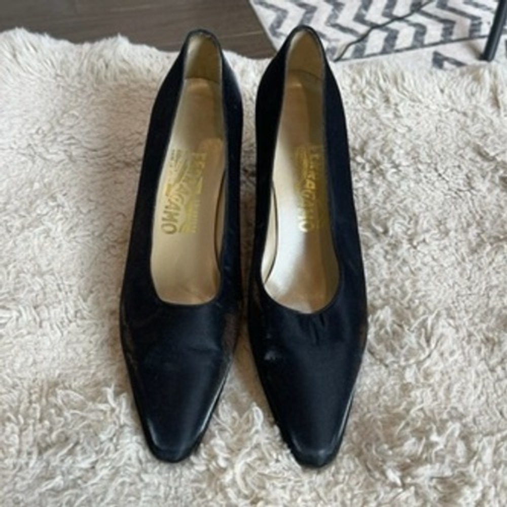 Salvatore Ferragamo Women Black Satin Filigree Lucite Heel Pumps Vintage 90s 8 B